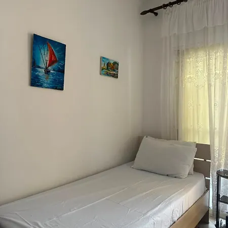 Ferienhaus Blue Nest Near Grand Blue Fafa Golem (Tirana)