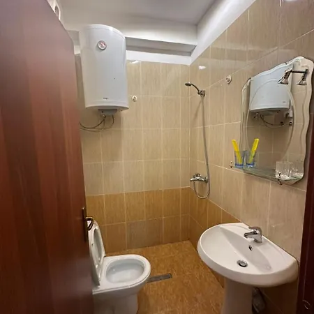 Blue Nest Near Grand Blue Fafa Ferienhaus Golem (Tirana)